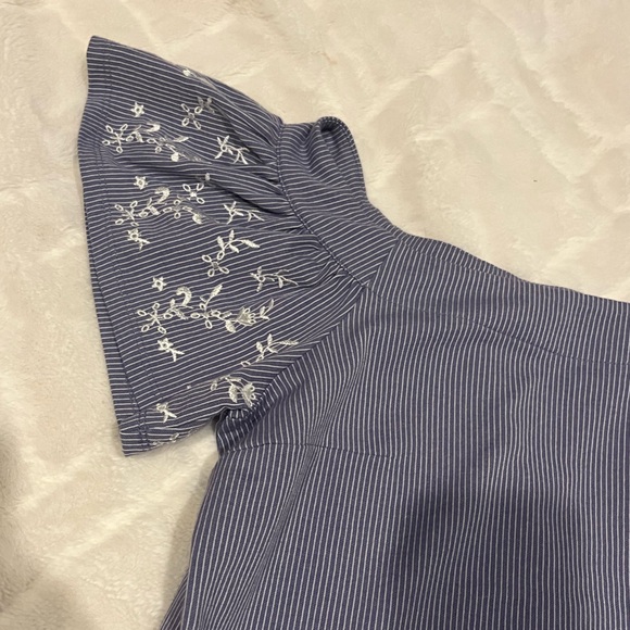 NWOT - Women's Top EXCELLENT condition! Size Medium - Picture 5 of 7